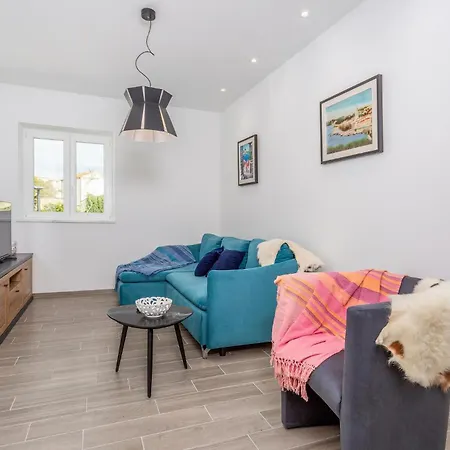 3 Bedroom In Vrbnik (Primorje-Gorski Kotar)